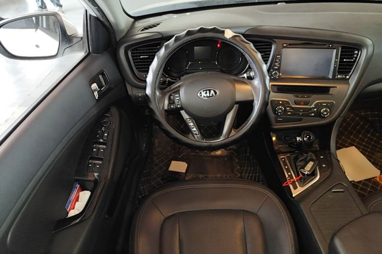 Used Kia K5 2012 2.0L Automatic GLS Steering Wheel