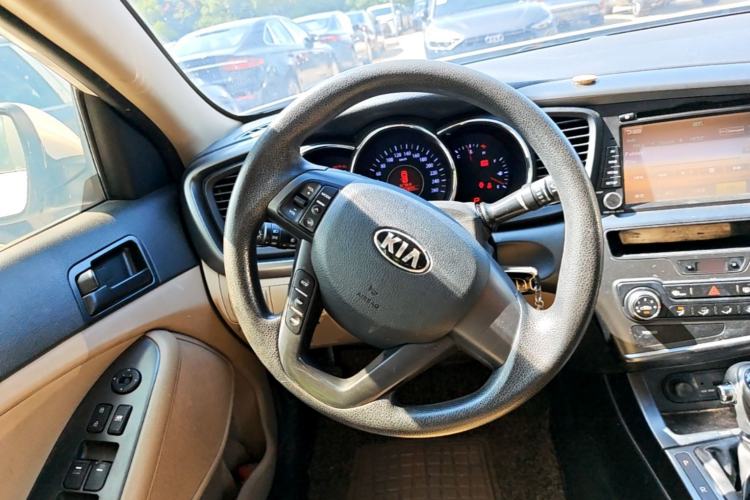 Used Kia K5 2012 2.0L Automatic GL Steering Wheel