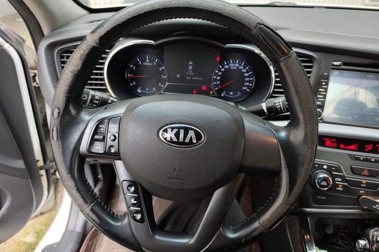 Used Kia K5 2012 2.0L Automatic DLX Steering Wheel
