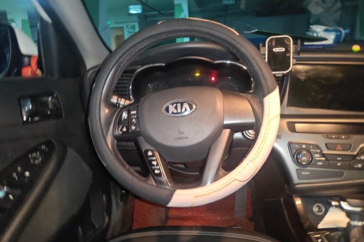 Used Kia K5 2012 2.0L Automatic DLX Steering Wheel