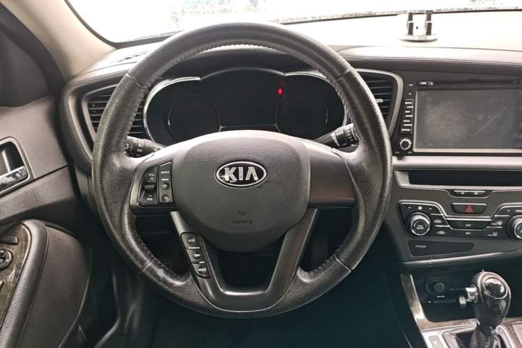 Used Kia K5 2012 2.0L Automatic DLX Steering Wheel