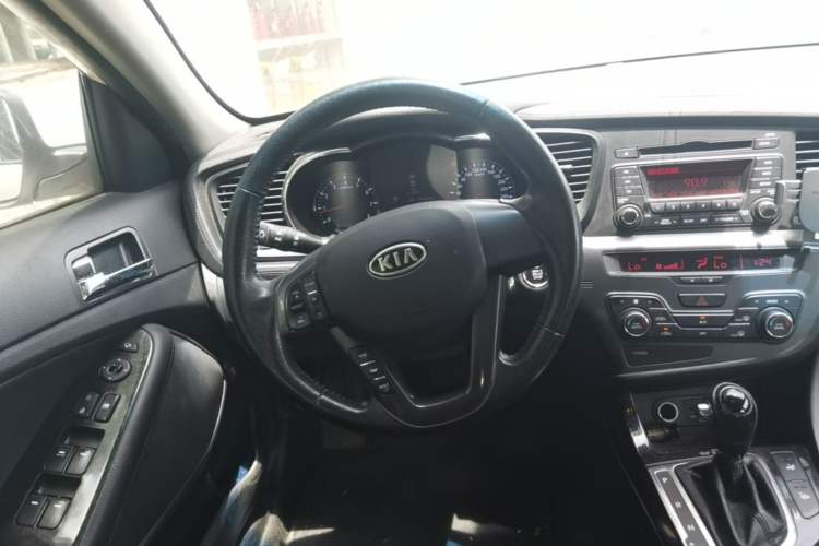 Used Kia K5 2012 2.0L Automatic DLX Steering Wheel