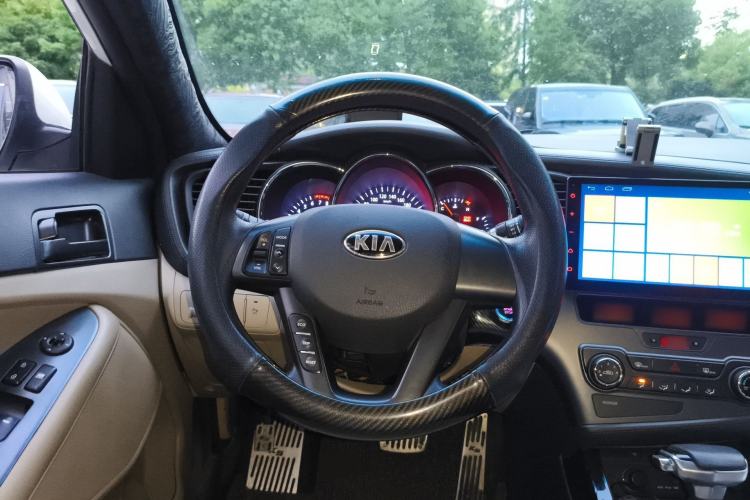 Used Kia K5 2012 2.0L Automatic DLX Steering Wheel