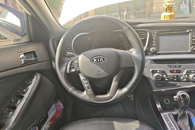 Used Kia K5 2012 2.0L Automatic DLX Steering Wheel