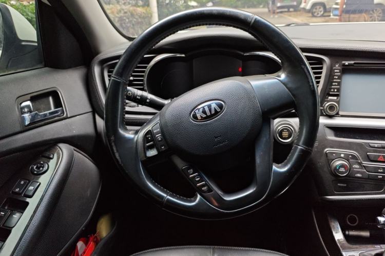 Used Kia K5 2012 2.0L Automatic DLX Steering Wheel