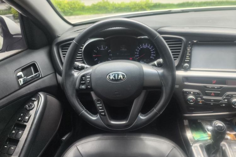 Used Kia K5 2012 2.0L Automatic DLX Steering Wheel