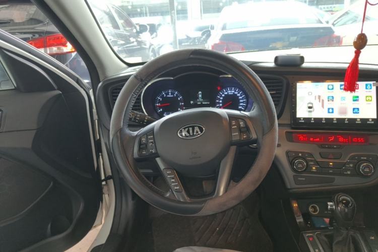 Used Kia K5 2012 2.0L Automatic DLX Steering Wheel