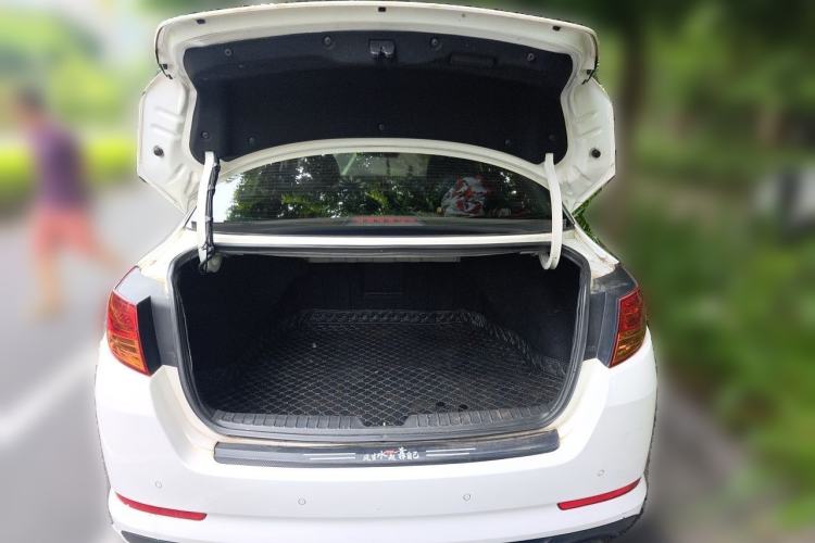 Used Kia K5 2012 2.0L Automatic DLX Trunk