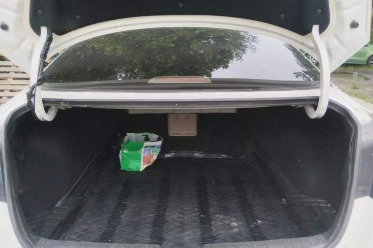 Used Kia K5 2012 2.0L Manual GL Trunk