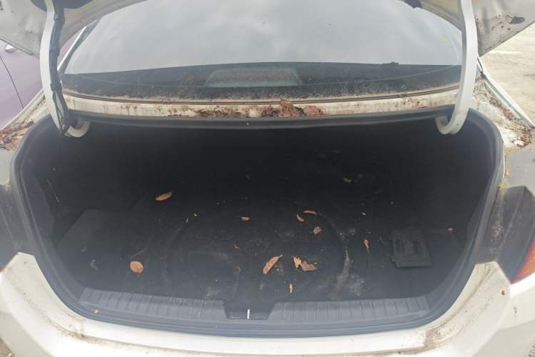 Used Kia K5 2012 2.0L Automatic DLX Trunk
