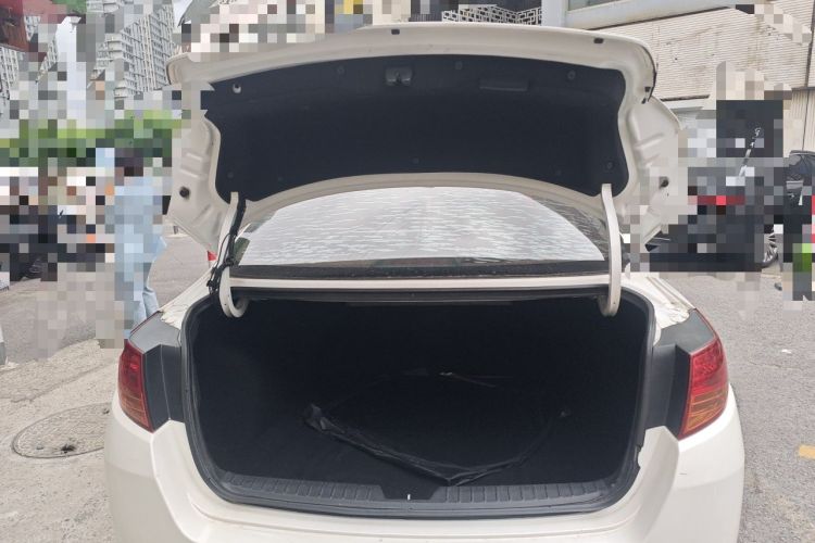 Used Kia K5 2012 2.0L Automatic DLX Trunk