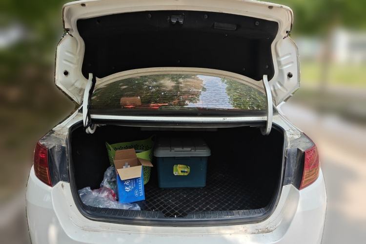 Used Kia K5 2012 2.0L Automatic DLX Trunk