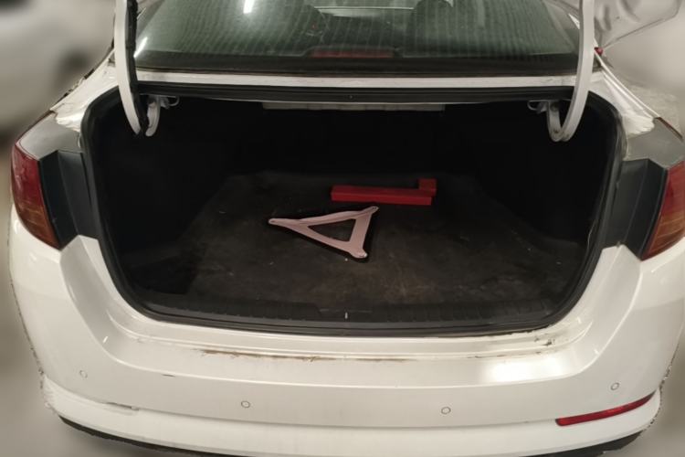 Used Kia K5 2012 2.0L Automatic DLX Trunk