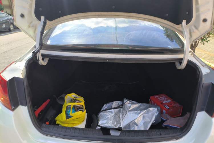 Used Kia K5 2012 2.0L Automatic DLX Trunk