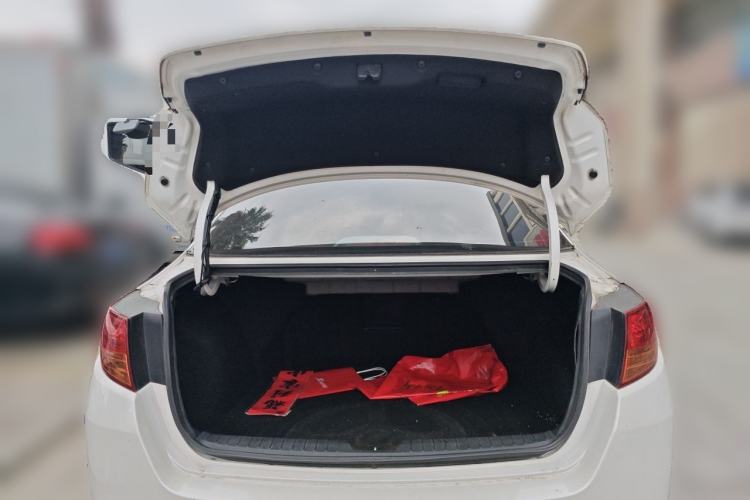 Used Kia K5 2012 2.0L Automatic DLX Trunk