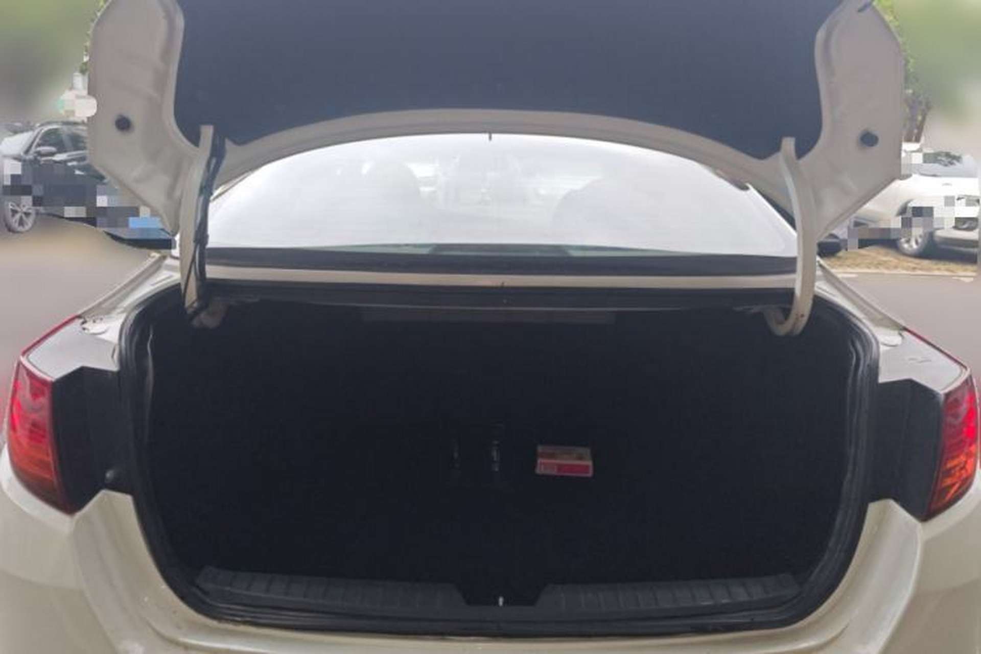 Used Kia K5 2012 2.0L Automatic DLX Trunk