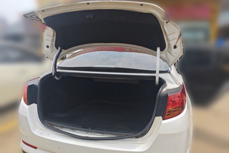 Used Kia K5 2012 2.0L Automatic GLS Trunk