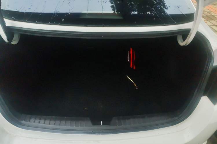 Used Kia K5 2012 2.4L Automatic Premium Trunk