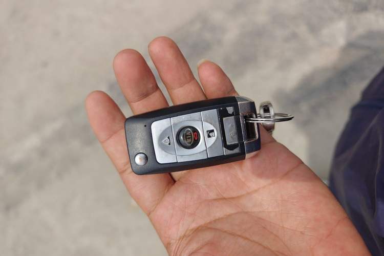 Used Kia K5 2012 2.0L Automatic GL Vehicle Key
