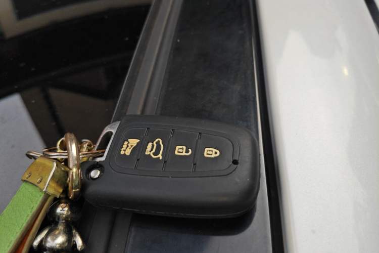 Used Kia K5 2012 2.0L Automatic DLX Vehicle Key