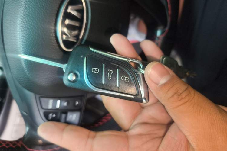 Used Kia K5 2012 2.0L Manual GL Vehicle Key