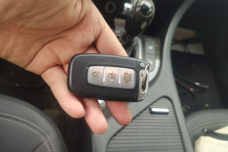Used Kia K5 2012 2.0L Automatic DLX Vehicle Key