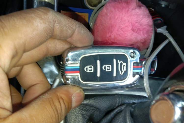 Used Kia K5 2012 2.0L Automatic DLX Vehicle Key