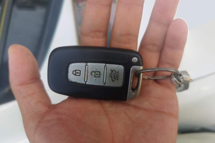 Used Kia K5 2012 2.0L Automatic DLX Vehicle Key