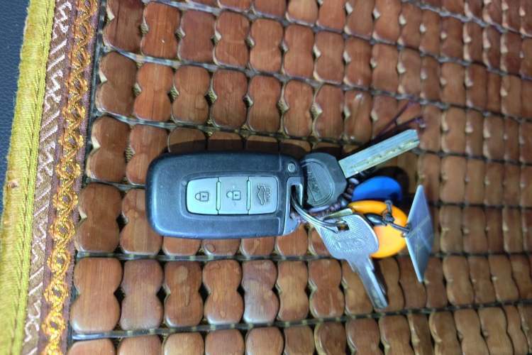 Used Kia K5 2012 2.0L Automatic DLX Vehicle Key