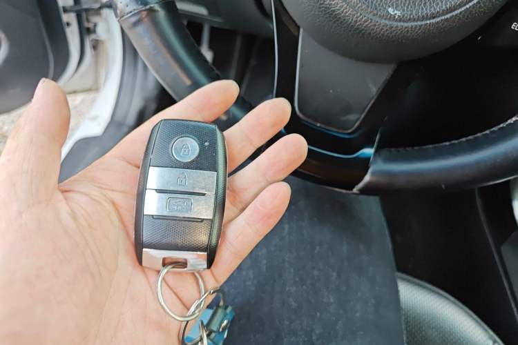 Used Kia K5 2012 2.0L Automatic DLX Vehicle Key
