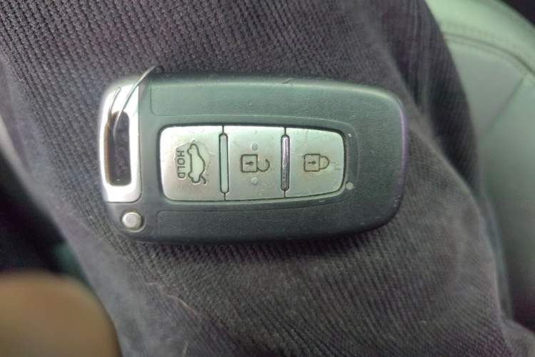 Used Kia K5 2012 2.0L Automatic DLX Vehicle Key