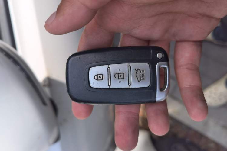 Used Kia K5 2012 2.0L Automatic DLX Vehicle Key