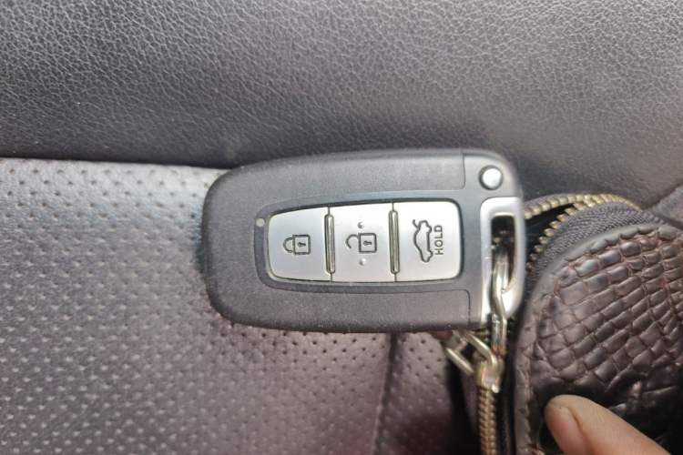 Used Kia K5 2012 2.4L Automatic DLX Vehicle Key