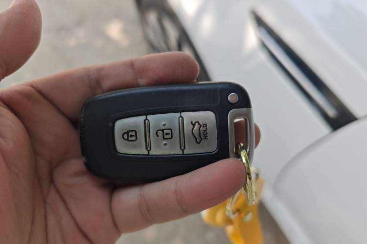 Used Kia K5 2012 2.0L Automatic DLX Vehicle Key
