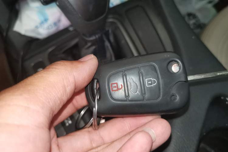 Used Kia K5 2012 2.0L Automatic GL Vehicle Key