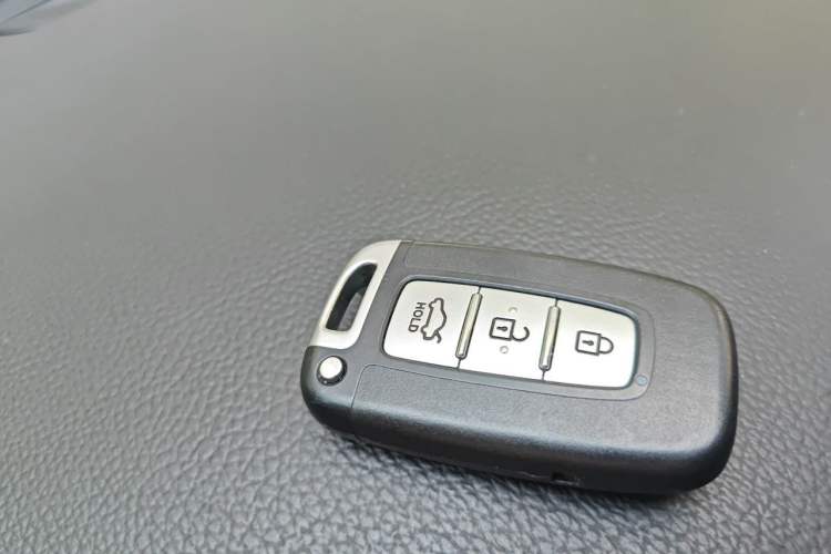 Used Kia K5 2012 2.0L Automatic DLX Vehicle Key