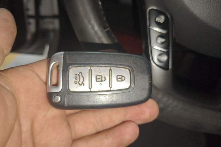 Used Kia K5 2012 2.0L Automatic DLX Vehicle Key