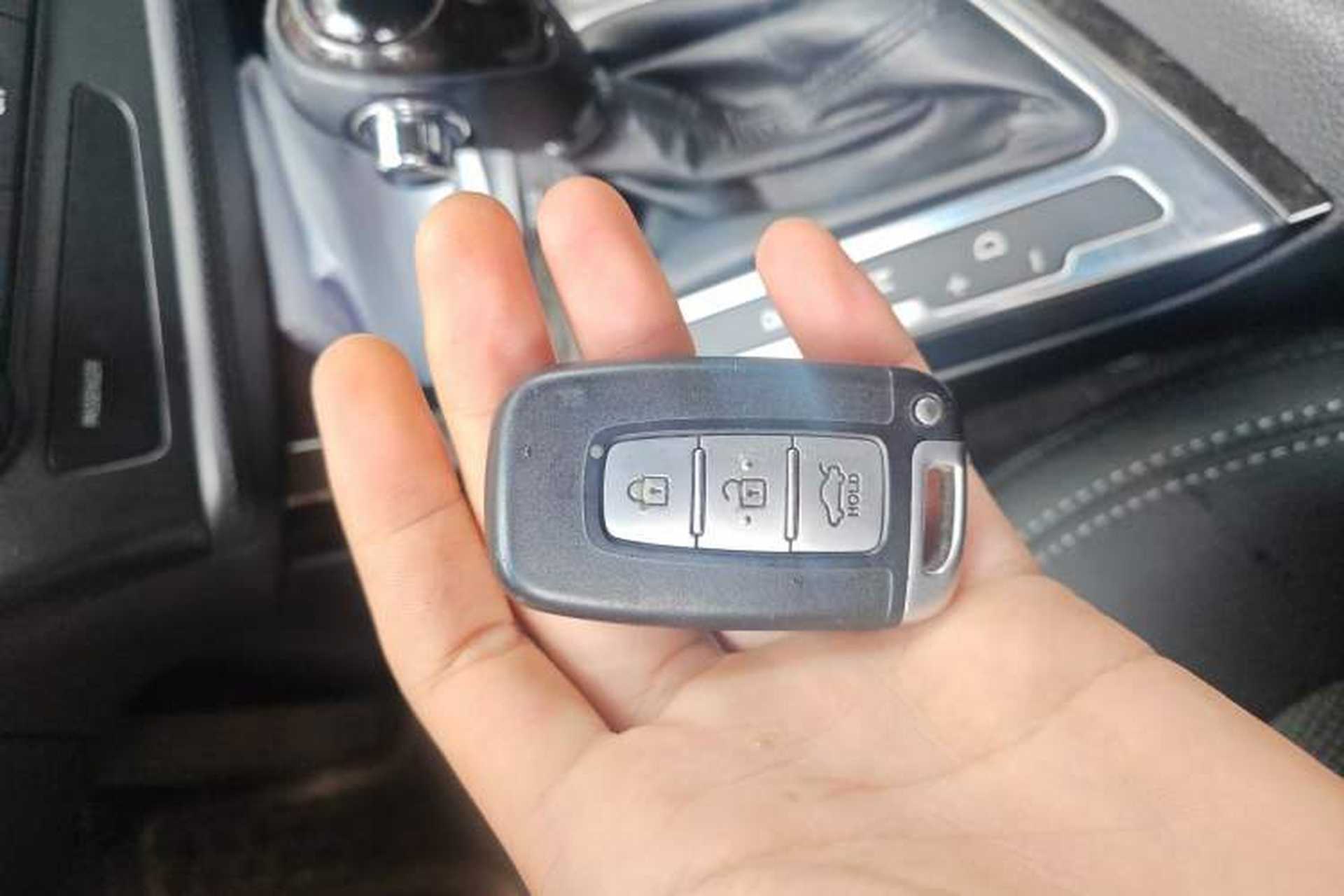 Used Kia K5 2012 2.0L Automatic DLX Vehicle Key