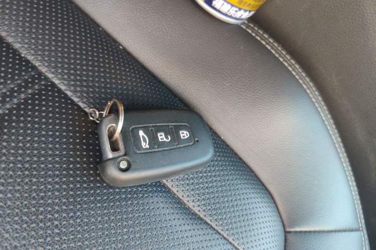 Used Kia K5 2012 2.0L Automatic DLX Vehicle Key