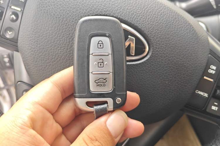 Used Kia K5 2012 2.0L Automatic Premium Vehicle Key
