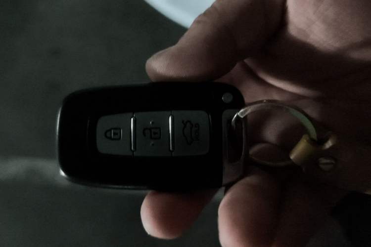 Used Kia K5 2012 2.0L Automatic DLX Vehicle Key