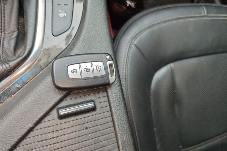 Used Kia K5 2012 2.0L Automatic DLX Vehicle Key