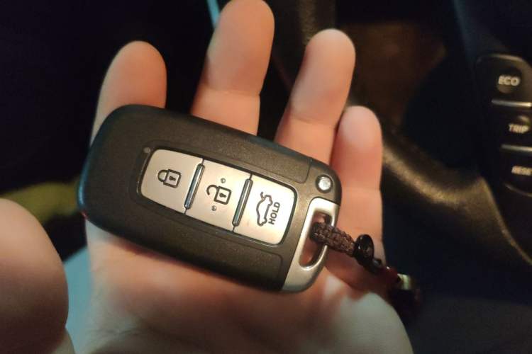 Used Kia K5 2012 2.0L Automatic GLS Vehicle Key