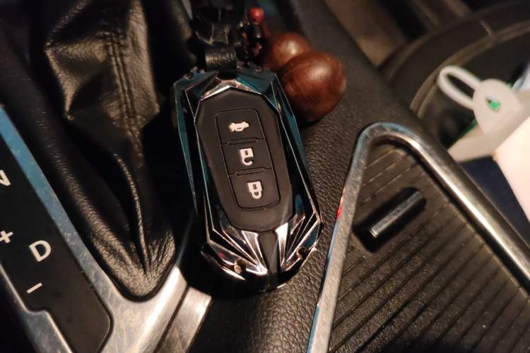 Used Kia K5 2012 2.0L Automatic DLX Vehicle Key
