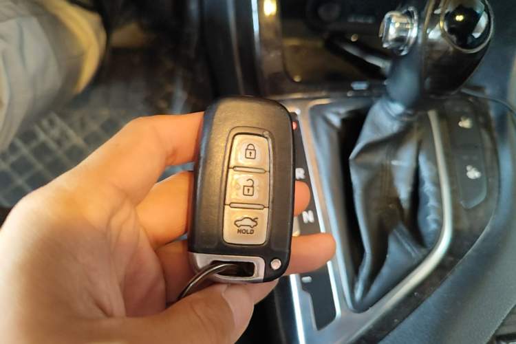 Used Kia K5 2012 2.0L Automatic GLS Vehicle Key
