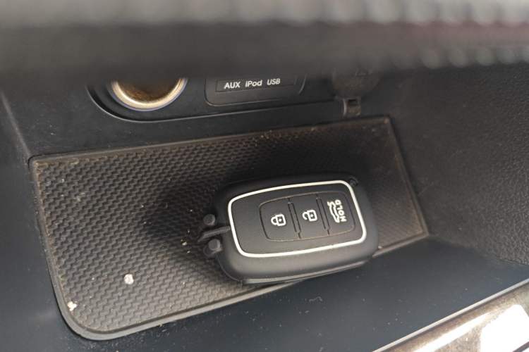 Used Kia K5 2012 2.0L Automatic GLS Vehicle Key