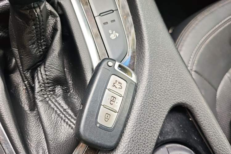 Used Kia K5 2012 2.0L Automatic DLX Vehicle Key