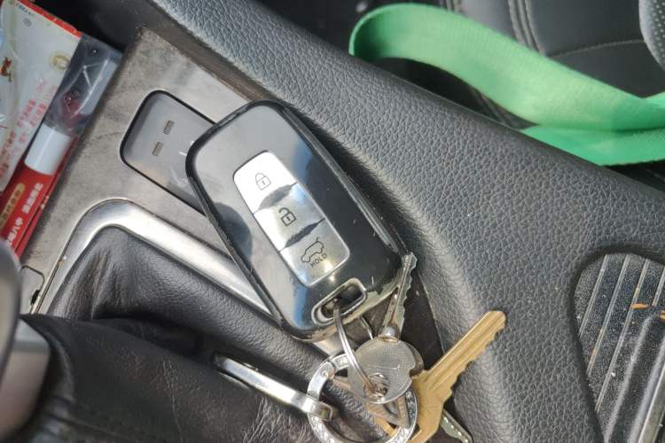 Used Kia K5 2012 2.0L Automatic DLX Vehicle Key