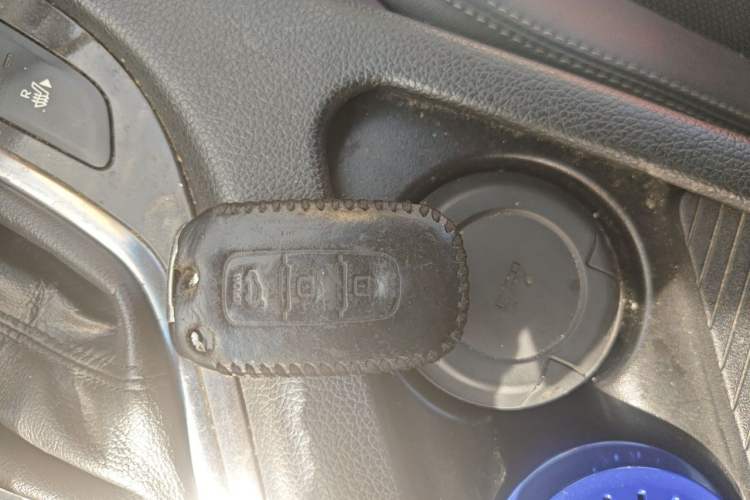 Used Kia K5 2012 2.0L Automatic DLX Vehicle Key