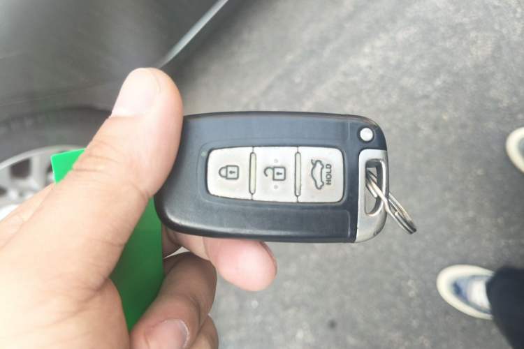 Used Kia K5 2012 2.0L Automatic DLX Vehicle Key